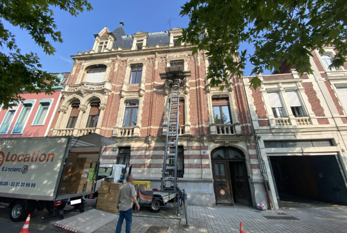 Location de monte meuble à Lille avec Technicien